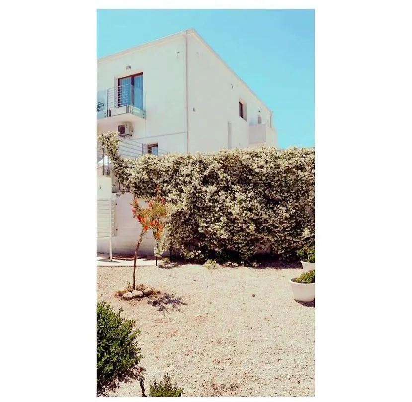 נוטו Villa Landolina 0*,